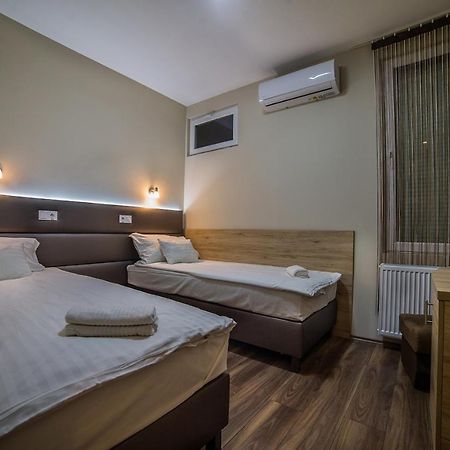 Sztar Motel Etterem Balassagyarmat Exterior photo